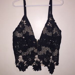 ✨DEEP V NECK LACE CROP TOP✨